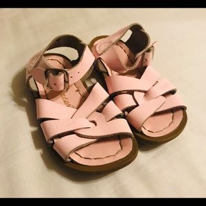 Size 6 Light Pink Saltwater Original Sandals